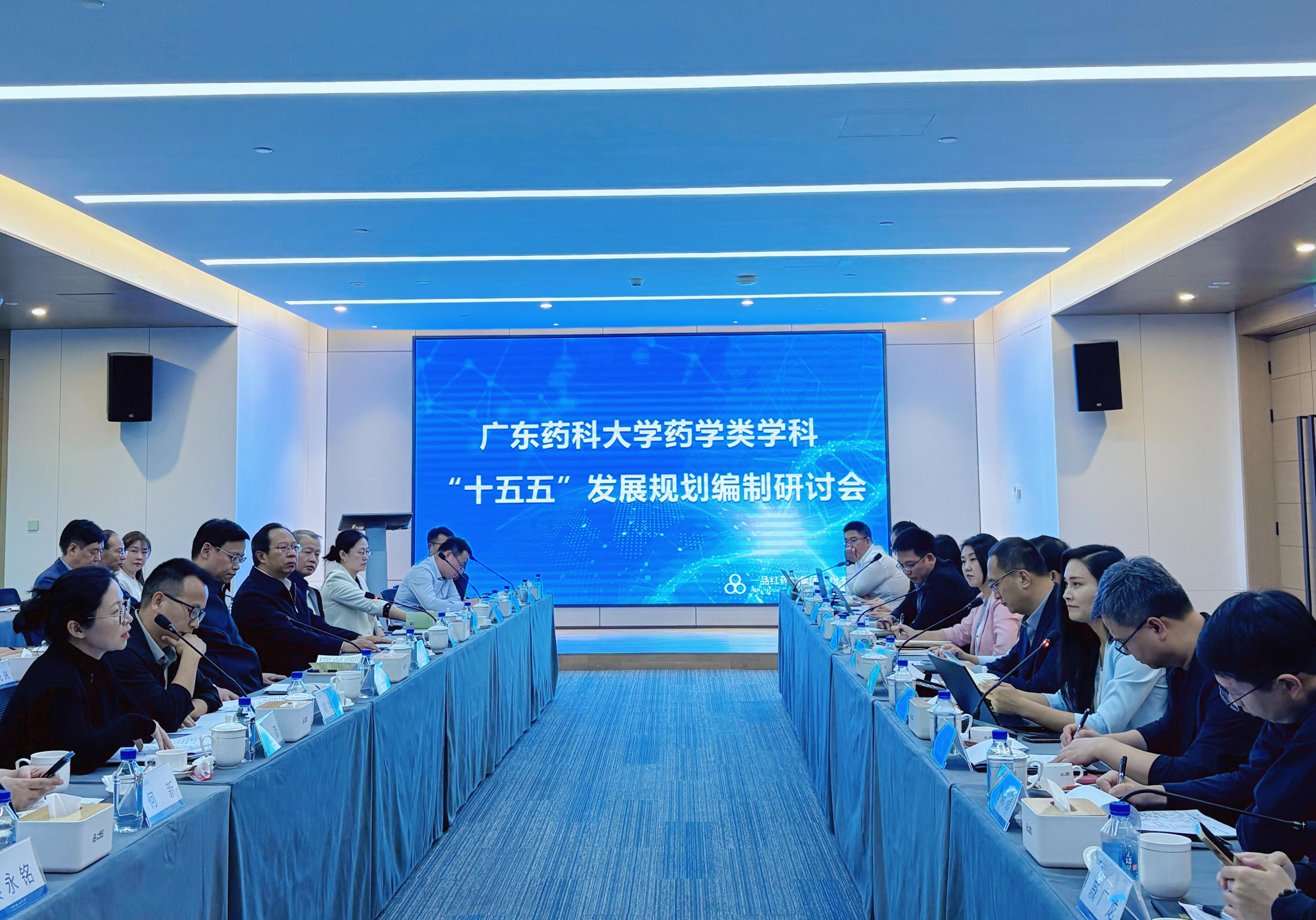 resize,m_fill,h_272,w_448,limit_0